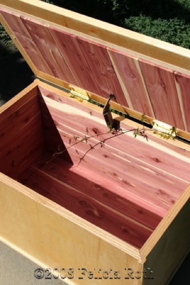 O'Natural Cedar Lined Chest Interior 72pxwtmk