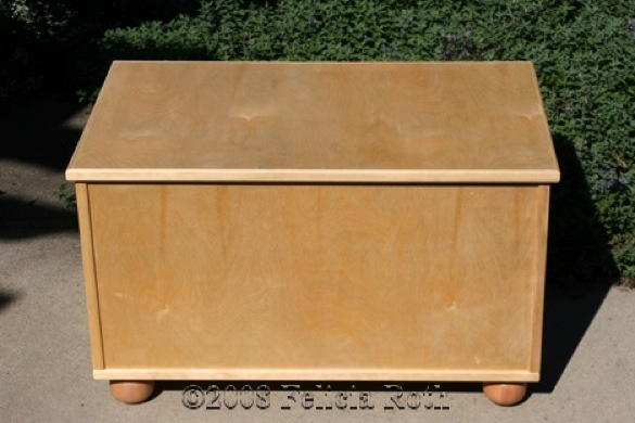 O'Natural Cedar Lined Chest Exterior 72pxwtmk